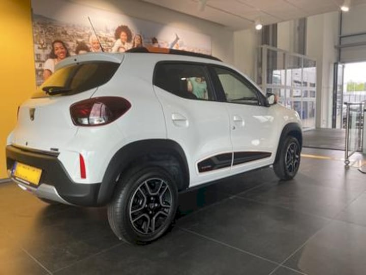 Dacia Spring Electric 45 Comfort Plus Orange Pack