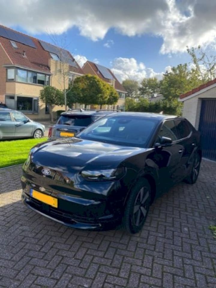 Ford Capri Extended Range RWD Select (2025)