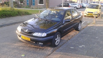 Renault Laguna RT 1.8 (1997)