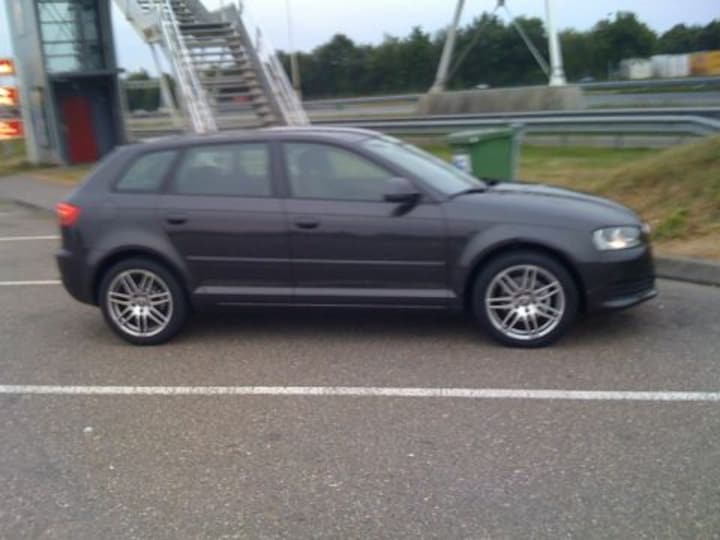 Audi A3 Sportback 1.4 TFSI Attraction Pro Line (2009)