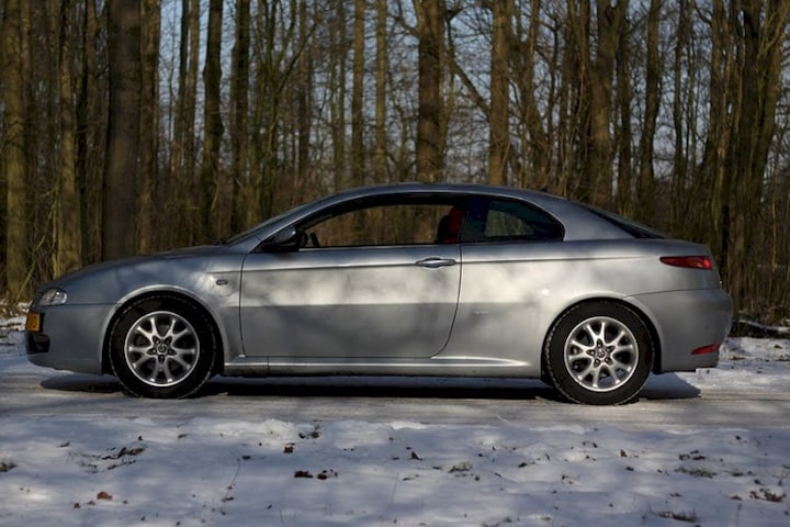 Alfa Romeo GT 1.9 JTDm 16V Distinctive (2004)