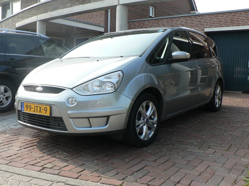 Ford S-MAX 2.0 16v Flexifuel Trend (2009)