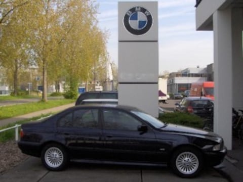 BMW 523i Executive (2000)