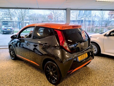 Toyota Aygo 1.0 VVT-i x-JBL
