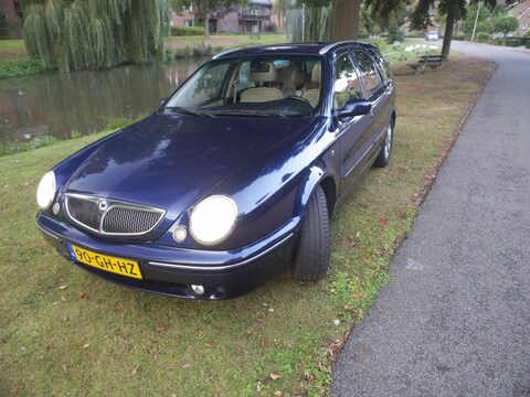 Lancia Lybra SW 1.8 16v LX (2000)