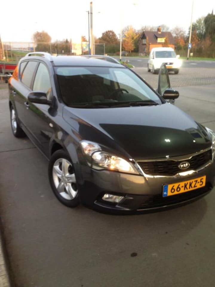 Kia Ceed Sporty Wagon 1.4 CVVT Se7en (2010)