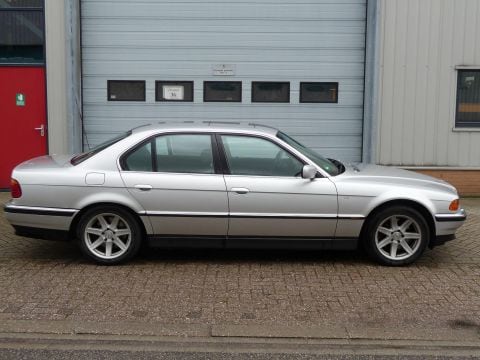BMW 750i (1996)