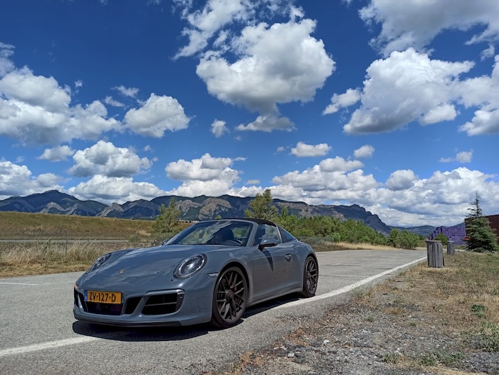 Porsche 911 Carrera 4 GTS Cabriolet (2018)