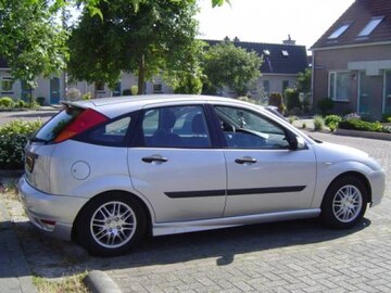 Ford Focus 1.8i 16V Trend (2001)