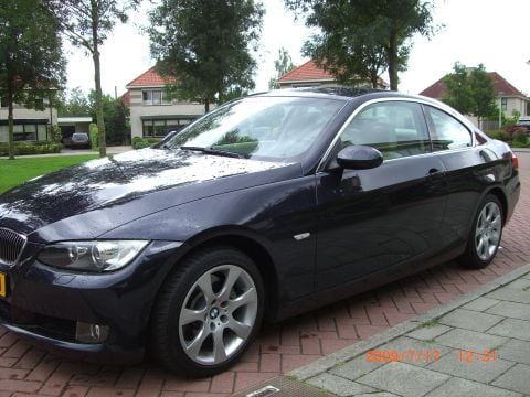 BMW 325i Coupé High Executive (2007)
