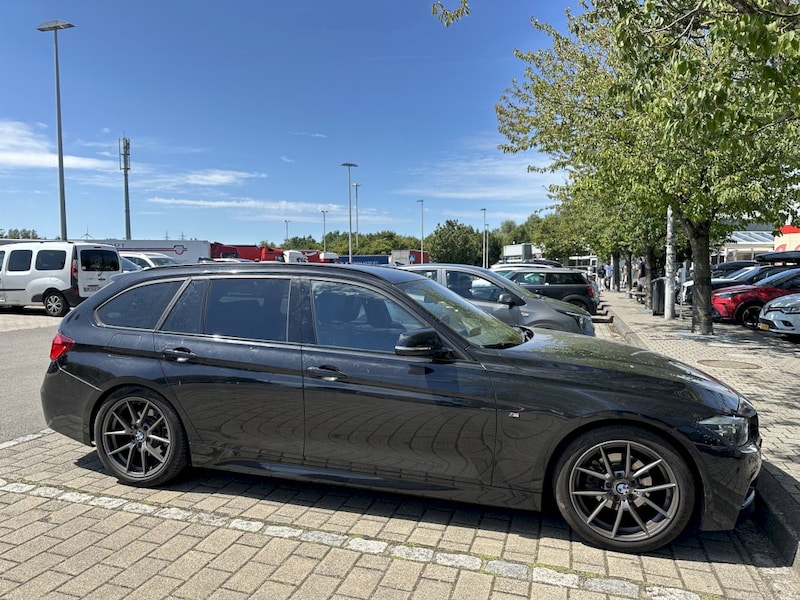 BMW 318i Touring M Sport Corporate Lease (2019)