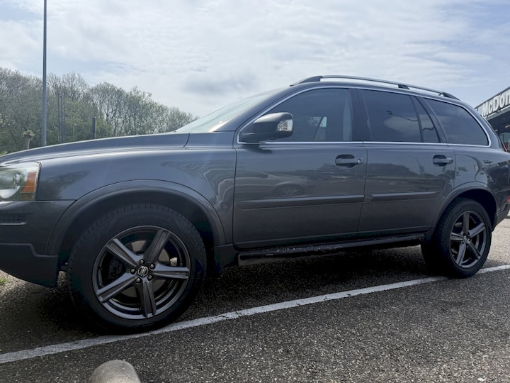 Volvo XC90 V8 R-Design (2009)