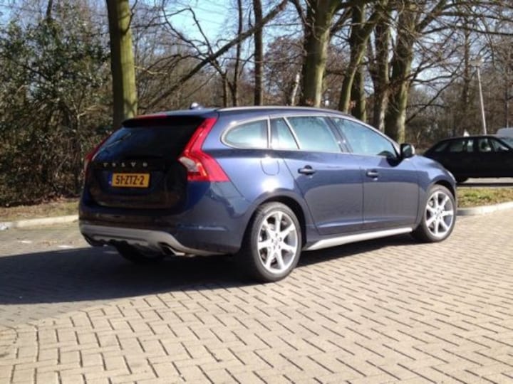Volvo V60 T3 Kinetic (2013)