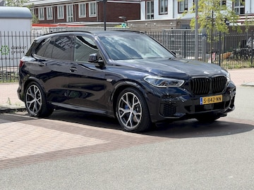 BMW X5 xDrive45e (2022)