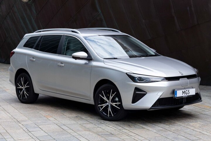 MG 5 Electric - Back to Basics - AutoWeek