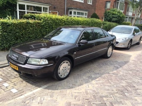 Audi A8 6.0 quattro Lang (2001)