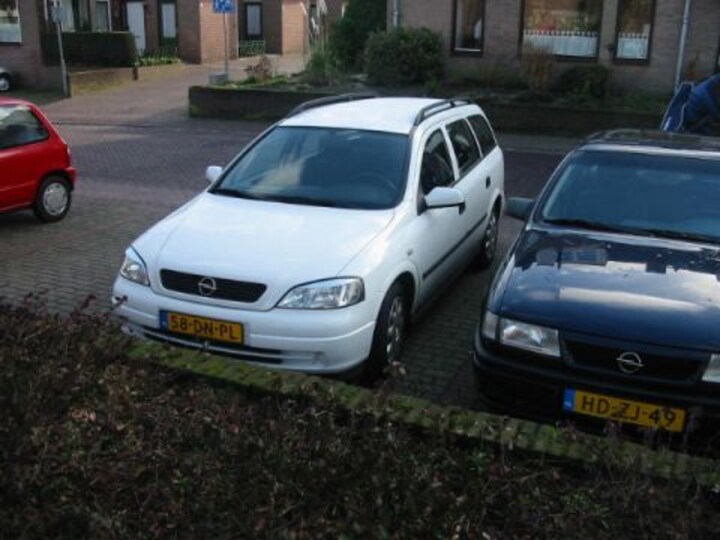 Opel Vectra 1.6i GL