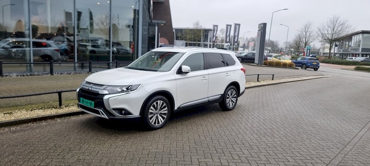 Mitsubishi Outlander 2.0 ClearTec Instyle 2WD (2019)