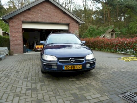 Opel Omega Stationwagon 2.5 TD Sport