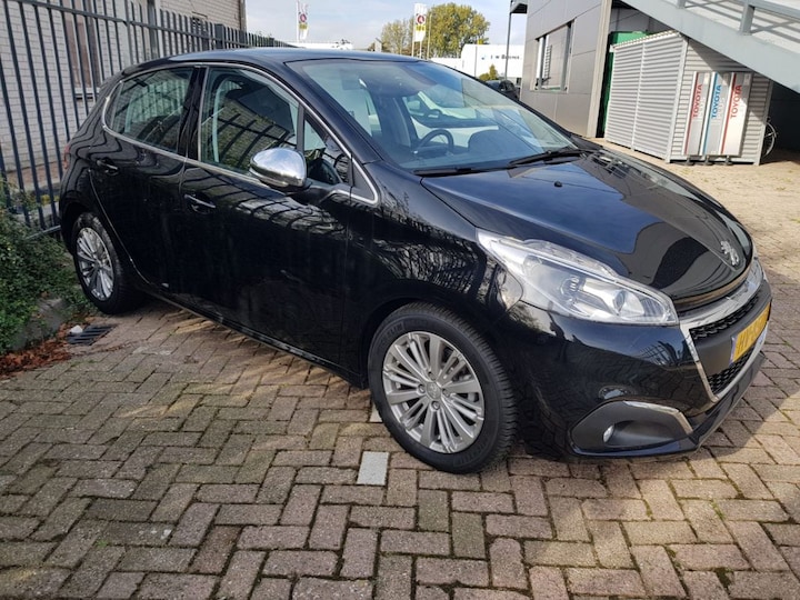 Peugeot 208 Blue Lease Executive 1.6 BlueHDi 100 (2015)