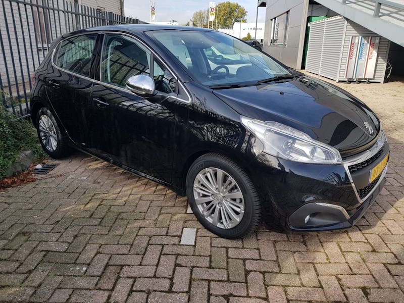 Peugeot 208 Blue Lease Executive 1.6 BlueHDi 100 (2015)