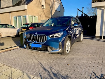 BMW iX1 xDrive30 (2023)