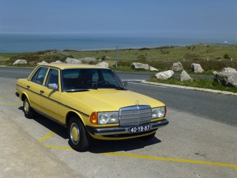 Mercedes-Benz 230 W123 (1977)