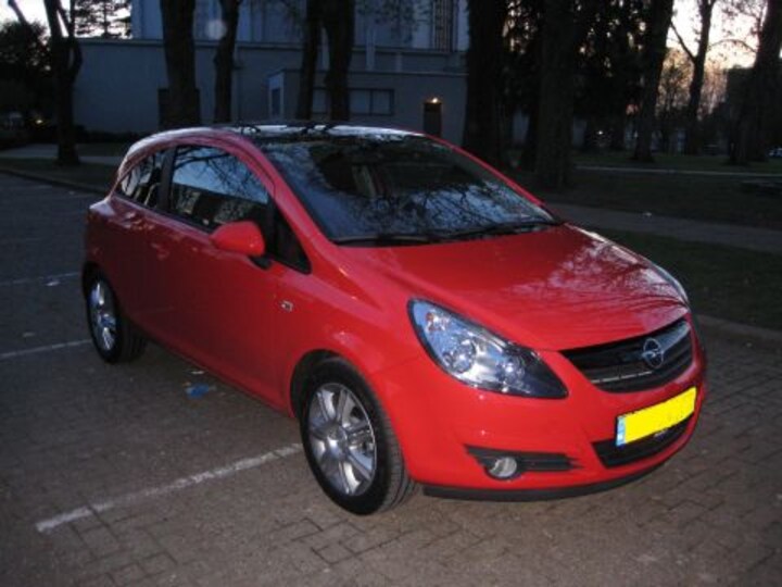 Opel Corsa 1.4-16V Color Edition