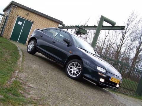 Mazda 323 F 1.5i GLX (1997)