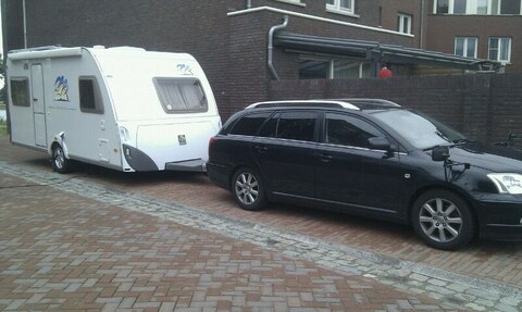 Toyota Avensis Wagon 2.2 D-4D D-CAT Linea Luna (2006)