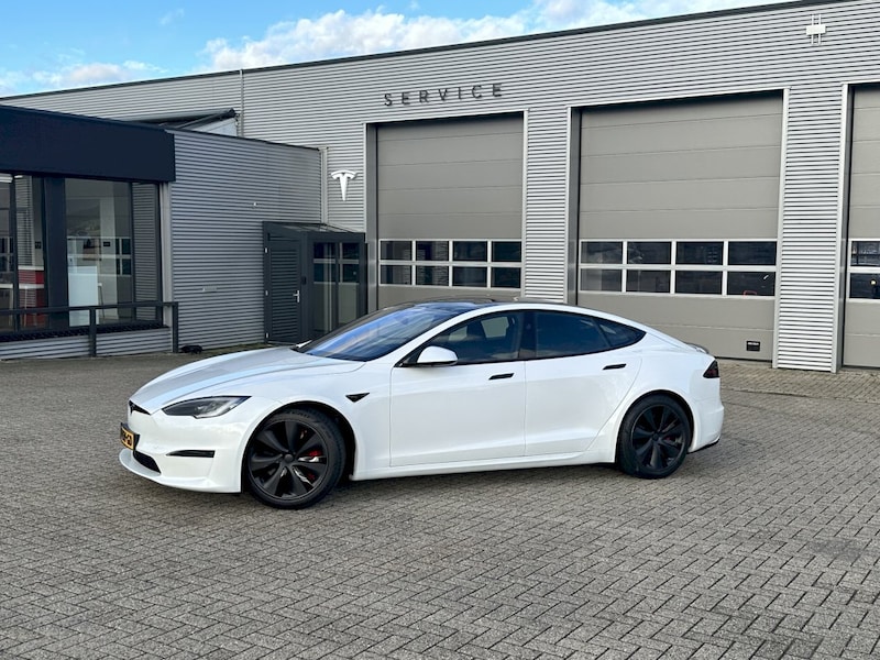 Tesla Model S Plaid (2023)