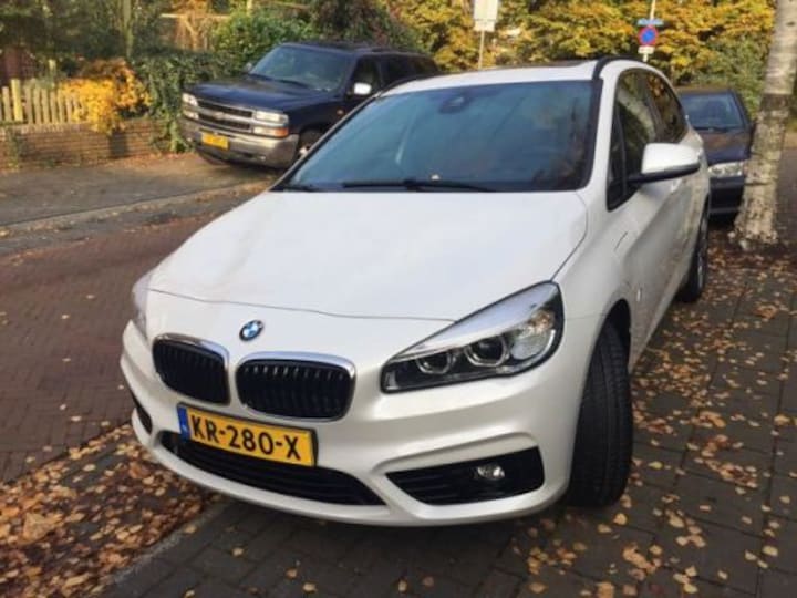BMW 225xe iPerformance Active Tourer (2016)