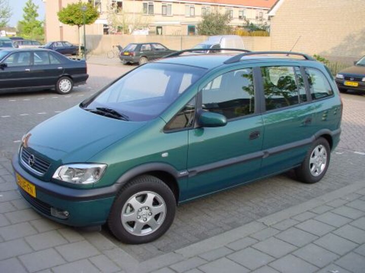 Opel Zafira 1.8i-16V Elegance
