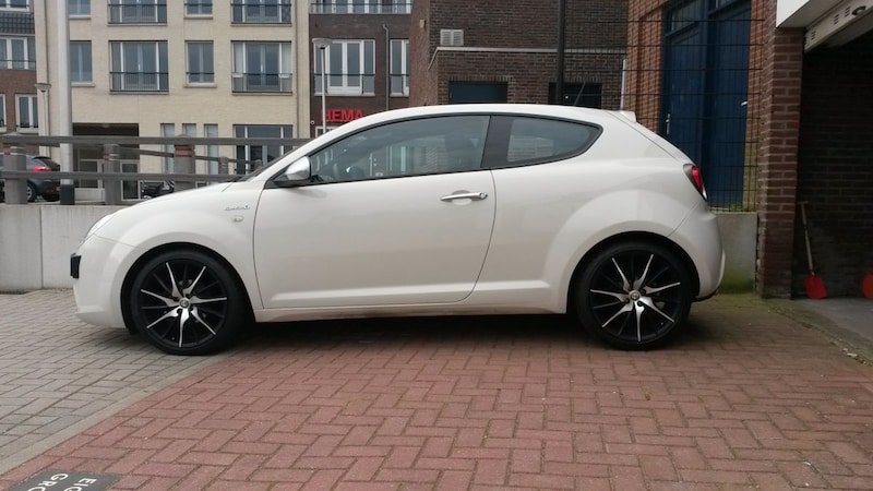 Alfa Romeo MiTo 1.4 MultiAir S&S Distinctive (2013)