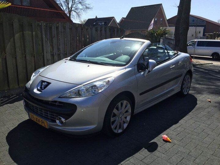 Peugeot 207 CC Première 1.6-16V HDiF (2007)