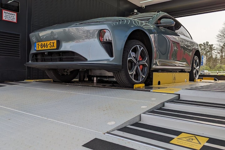 Nio ET5 Touring bij accuwisselstations
