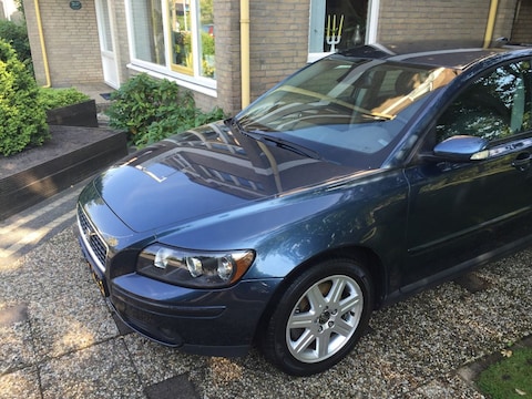 Volvo S40 2.0D Momentum (2005)