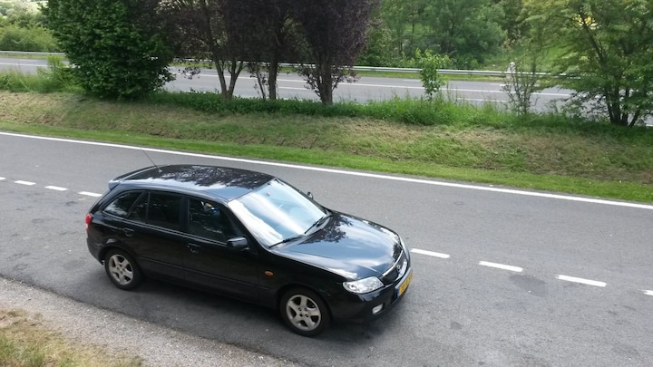 Mazda 323 FastBreak 1.6 Exclusive (2002)