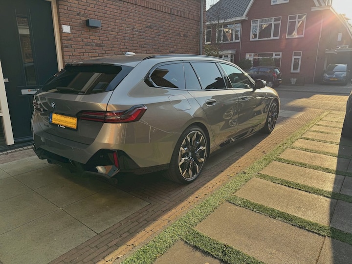 BMW i5 (2025)