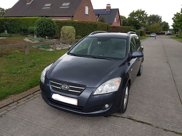 Kia Ceed Sporty Wagon 1.6 CRDi 115 Business Edition (2008)
