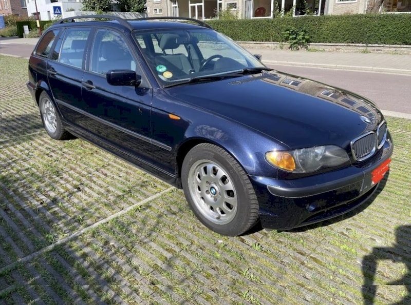 BMW 320d touring (2005)