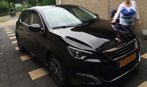 Peugeot 308 Blue Lease Premium 1.6 e-HDi (2014)