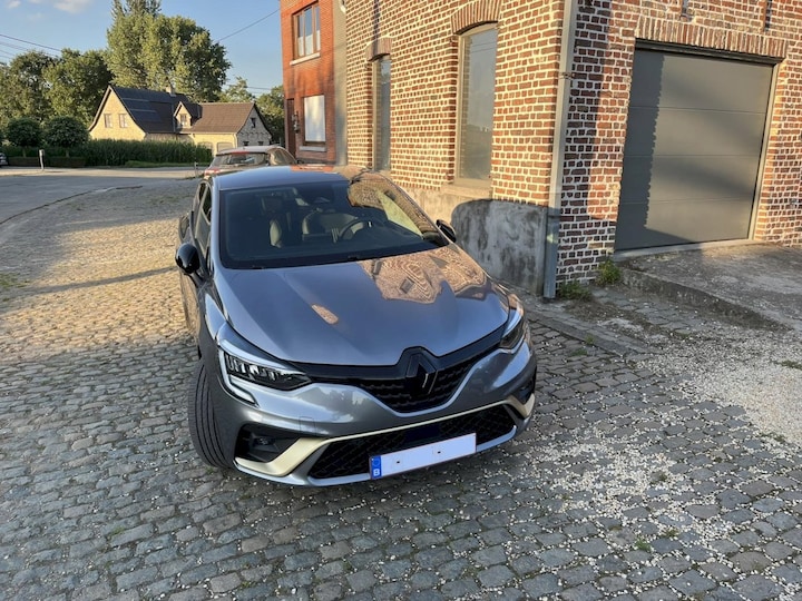 Renault Clio Hybrid 145 E-Tech Engineered (2023)