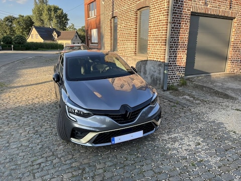 Renault Clio Hybrid 145 E-Tech Engineered