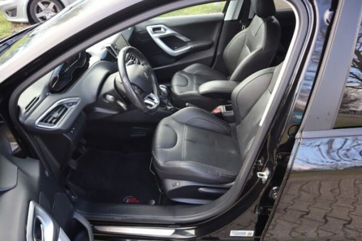 Peugeot 208 used car (first generation)