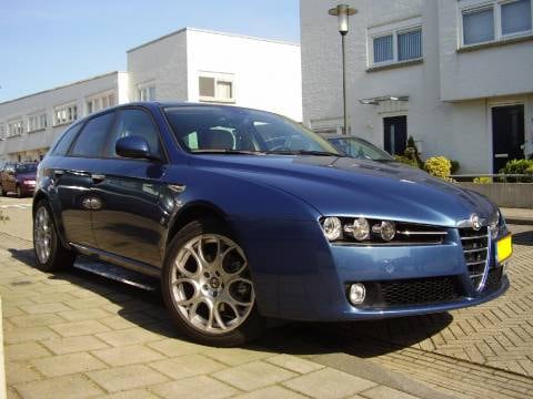 Alfa Romeo 159 Sportwagon 2.2 JTS Distinctive (2007)