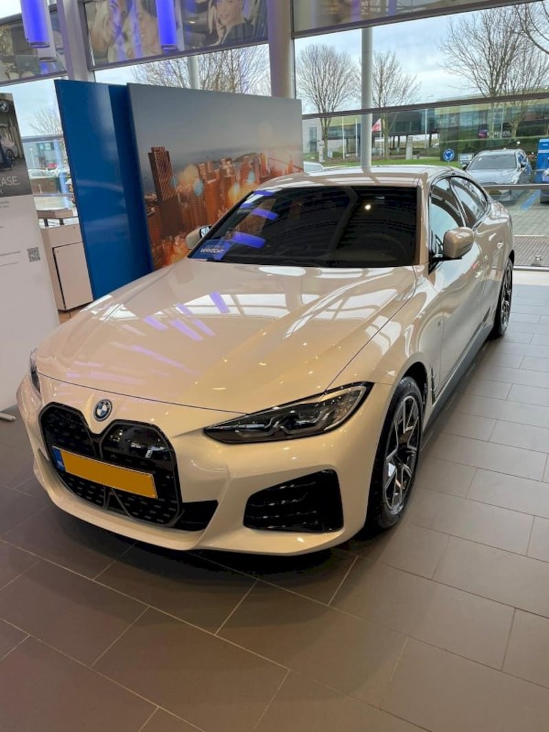 BMW i4 eDrive40 (2023)