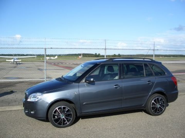 Skoda Fabia Combi 1.6 16V Tour (2009)