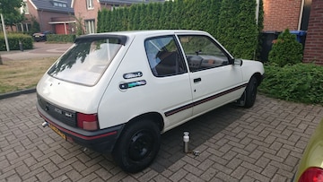Peugeot 205 XE/Accent 1.1i (1991)