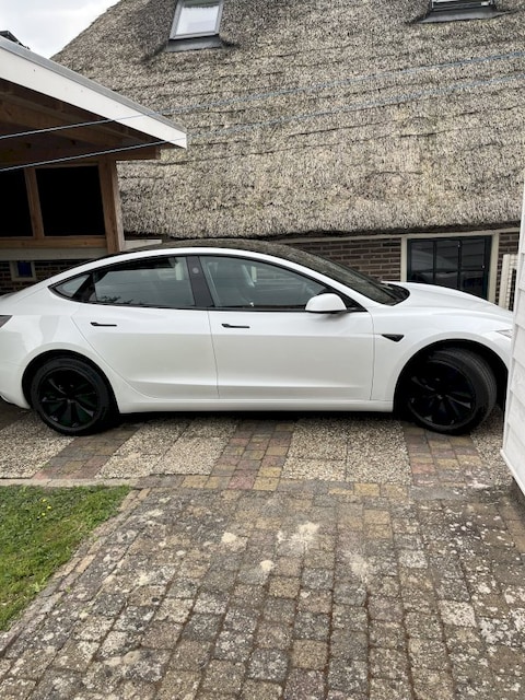 Tesla Model 3 RWD (2024)